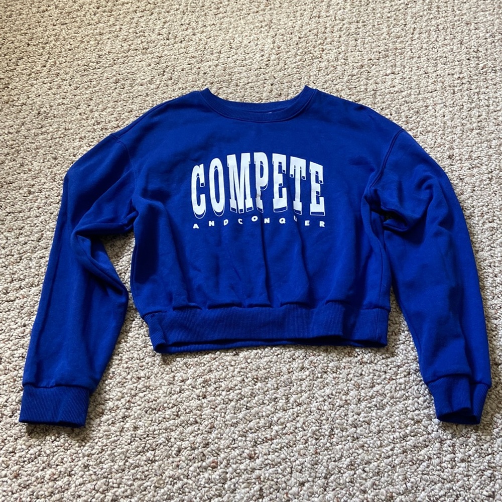 H&M blue cropped sweatshirt size S
